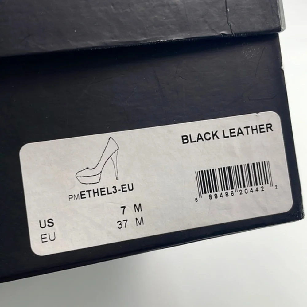 UEC Marciano black leather platform rounded toe pumps size 7